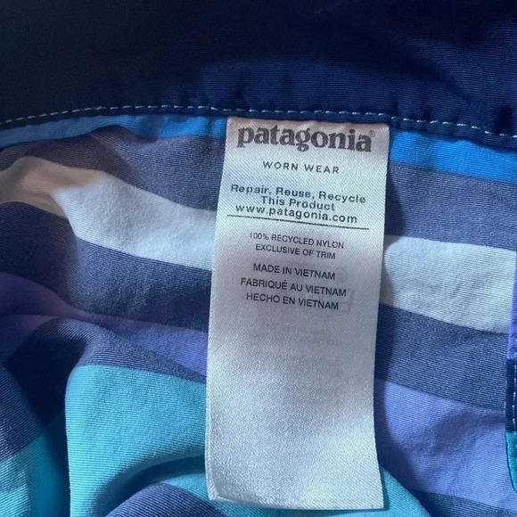 Patagonia women’s nylon shorts - stripes - size 2 - like new - Picture 4 of 5
